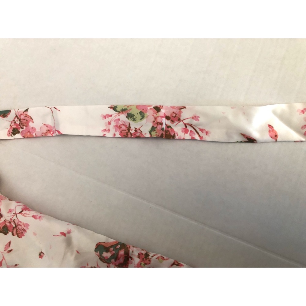 White with Floral Print Robe - Picture 4 of 7